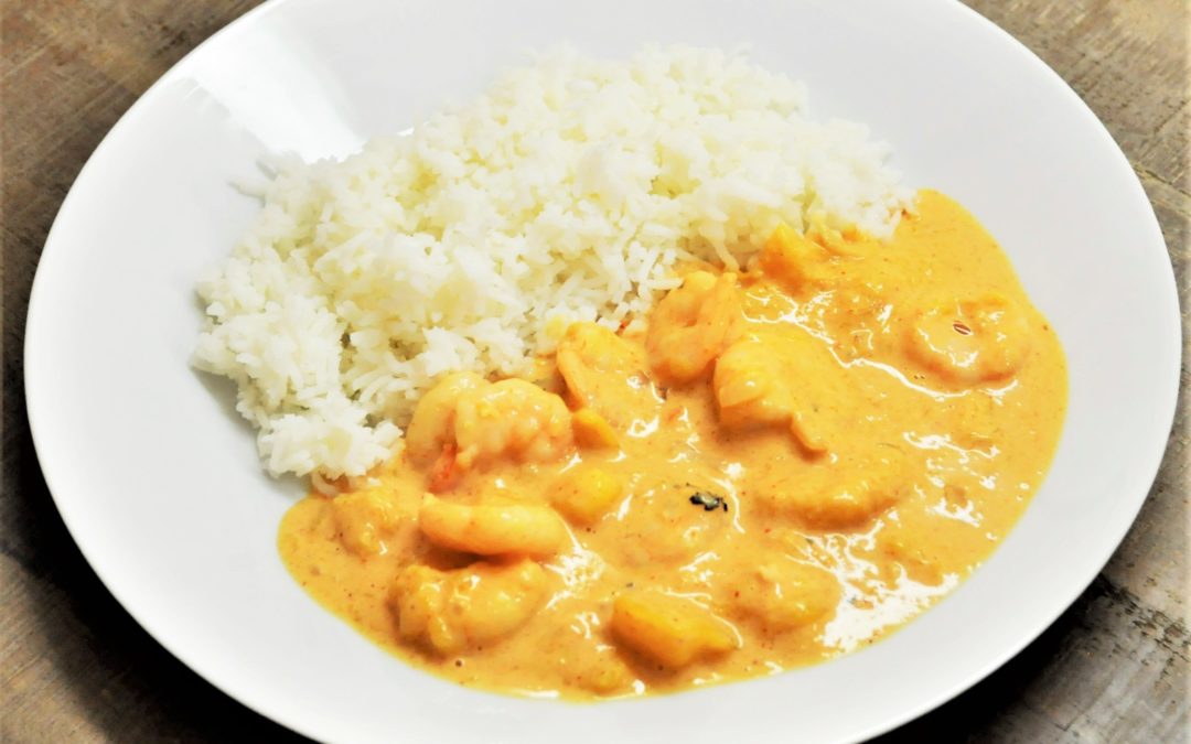 Crevettes à la mangue et au curry rouge