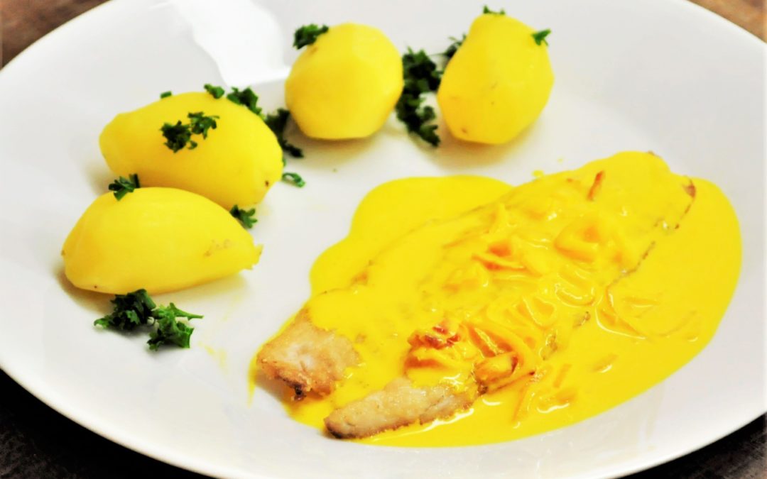 Filet de loup de mer, sauce safran et pommes de terre