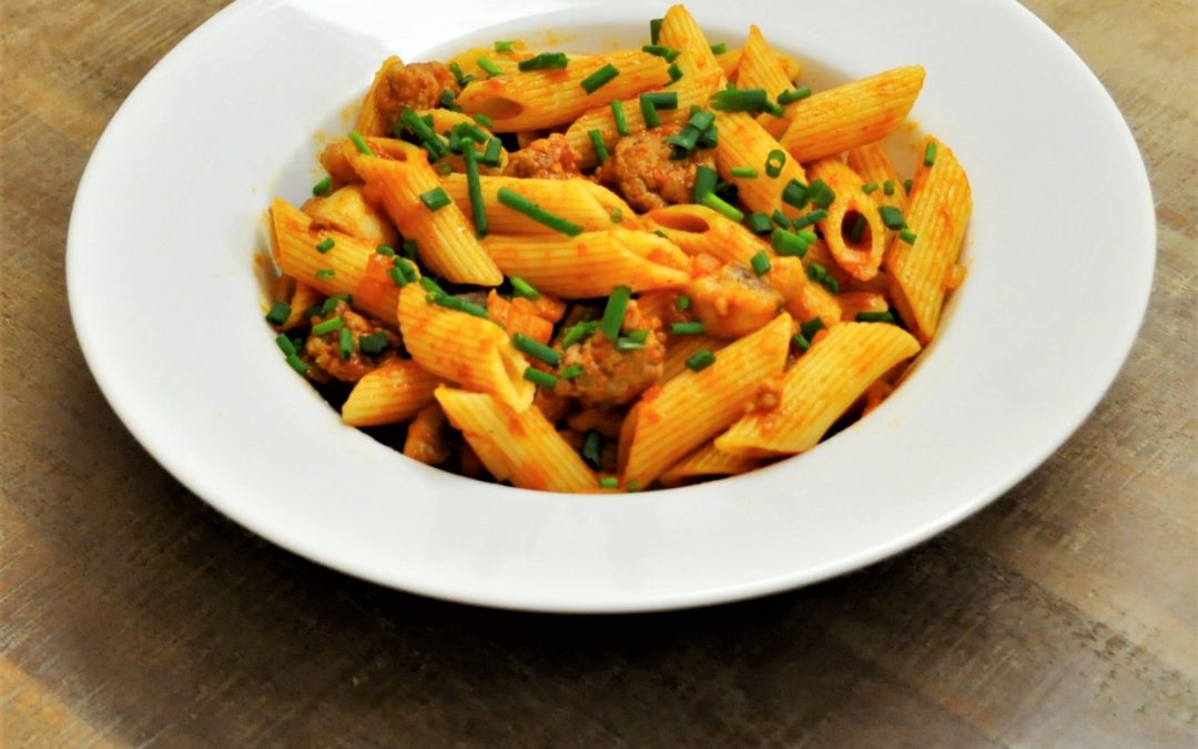 Penne aux champignons et à la saucisse à rôtir