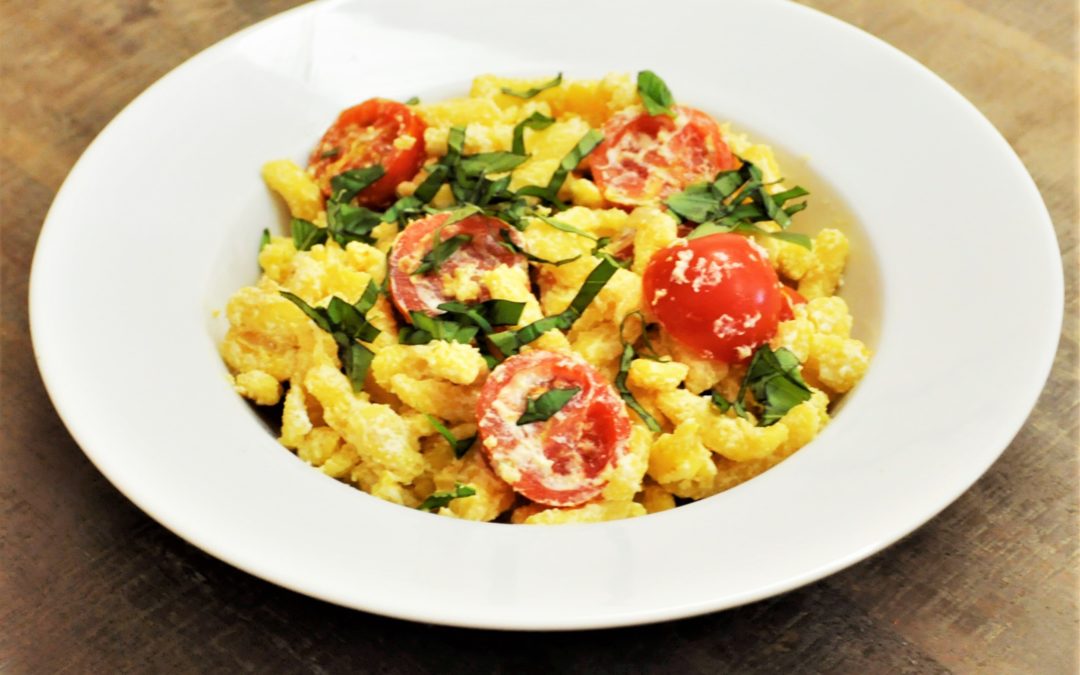 Poêlée de spätzli aux tomates cerises, ricotta et basilic