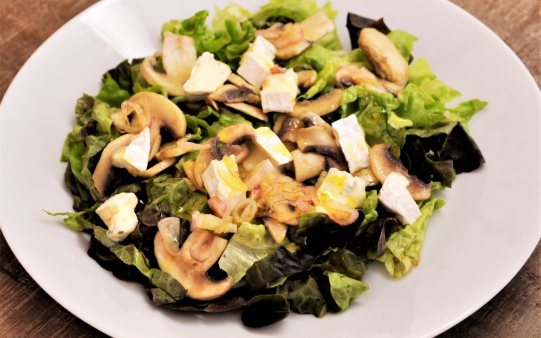 Salade de champignons, bleu et vinaigrette au miel