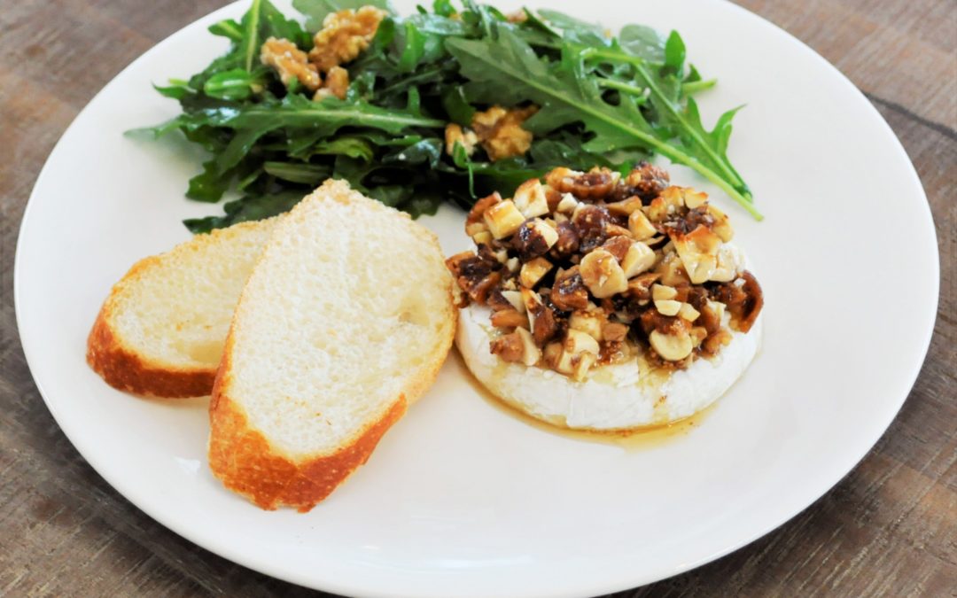 Tomme aux noix et salade de roquette à l&rsquo;huile de noix
