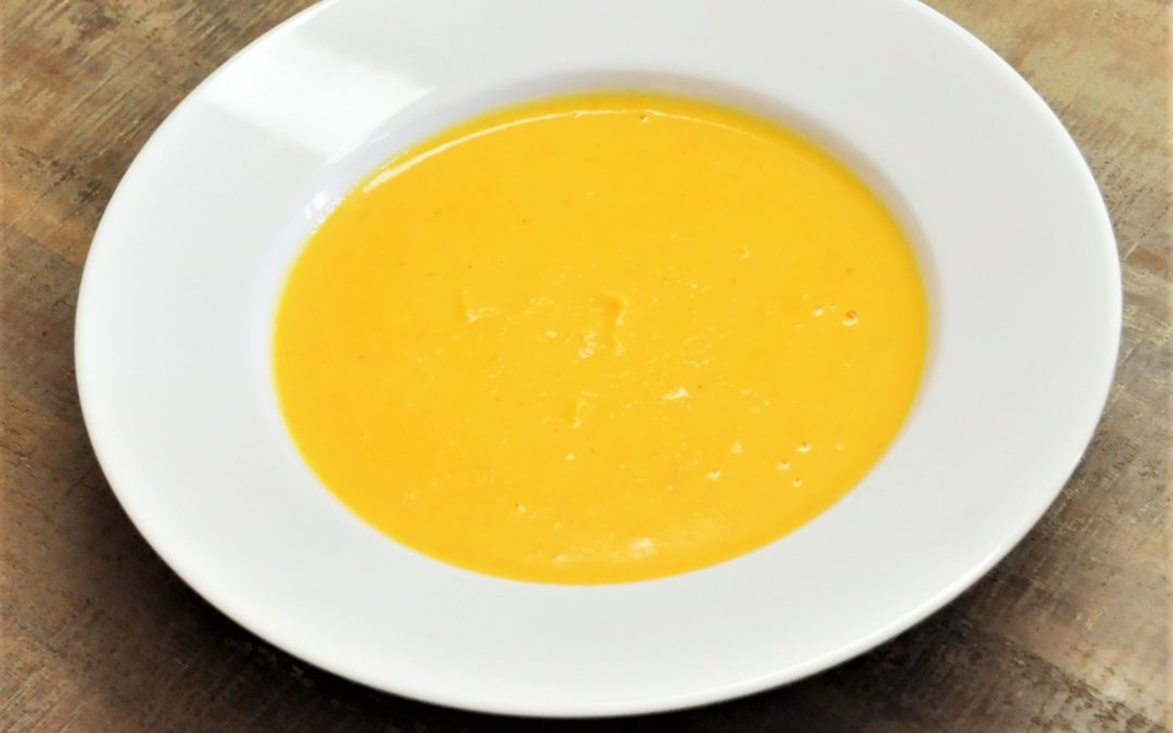 Velouté aux légumes d&rsquo;hiver et au curry rouge