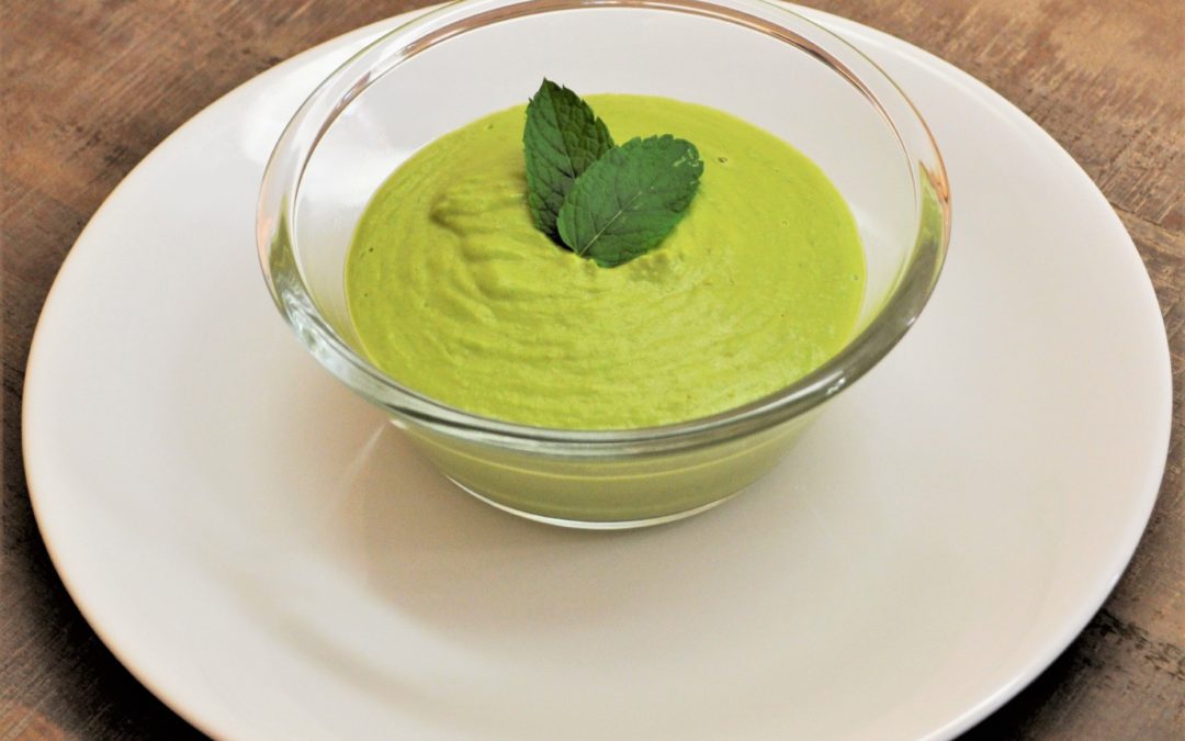 Velouté de petits pois à la menthe et citronnelle