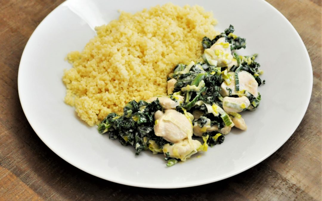 Émincé de poulet au chou kale et au fromage de chèvre